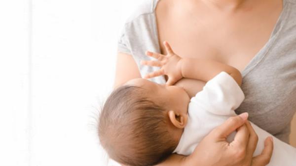 给母乳喂养的妈妈们的20个健康饮食建议