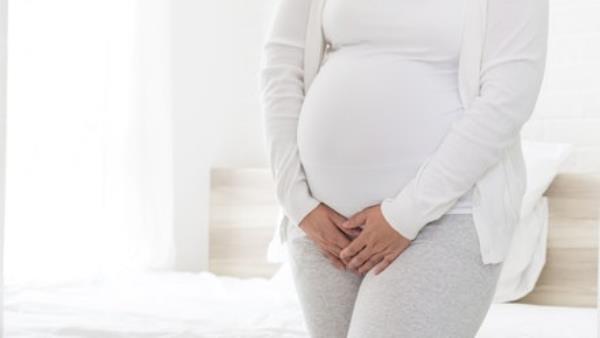 frequent urination in pregnancy symptom