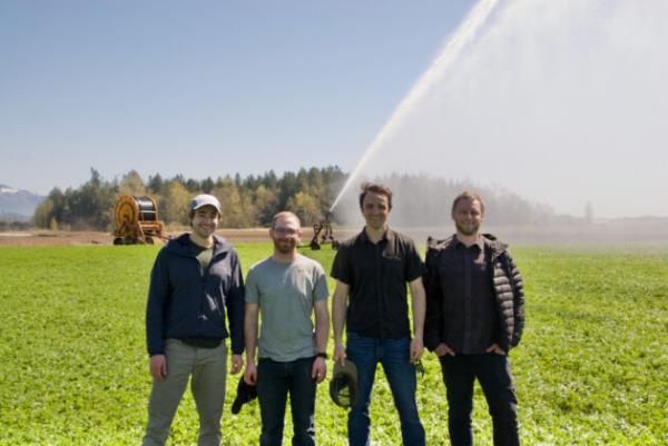 兄弟创始团队融合技术和农业根基，为农业物联网初创公司投资220万美元