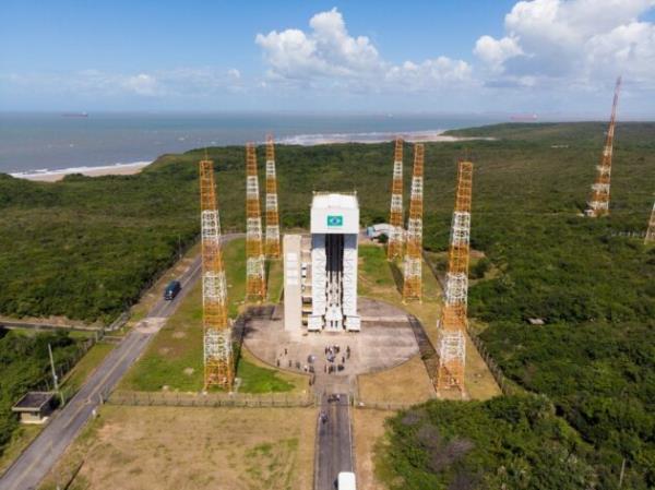 亚马逊网络服务公司(Amazon Web Services)与巴西航天局(space agency)合作，推动这一最后领域的业务