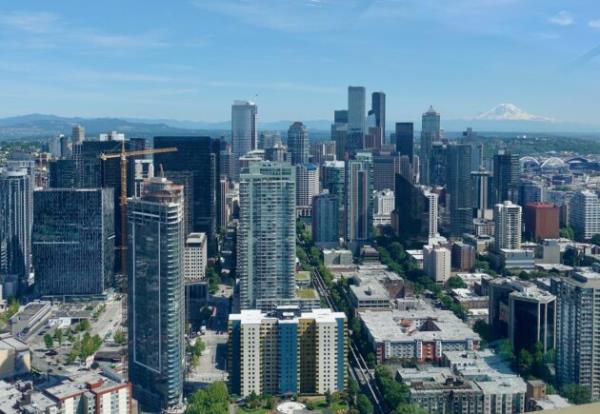 在西雅图和整个美国，科技正在吞噬办公空间，尽管远程和混合工作需要花费大量时间