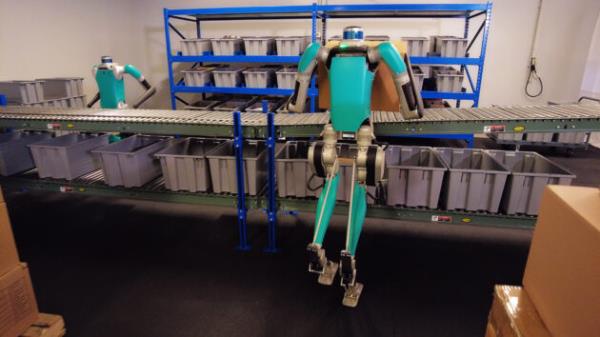 “我们真的已经没有人类了”:机器人在流行病和劳动力之后兴起