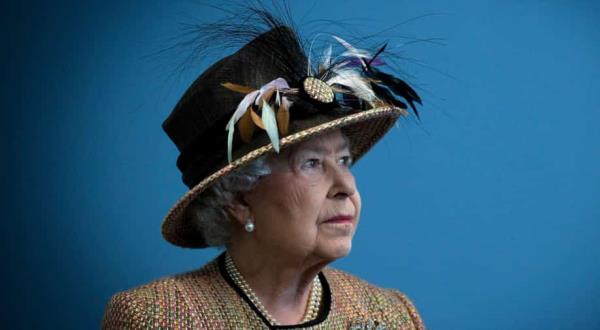 媒体对报道女王伊丽莎白二世相关新闻的兴趣导致“信息肥胖”