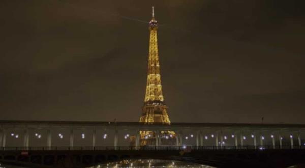 在欧洲能源危机中，埃菲尔铁塔将提前熄灯