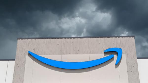 亚马逊(Amazon)面临的新现实是:这家科技巨头在艰难时期加倍投入，削减开支