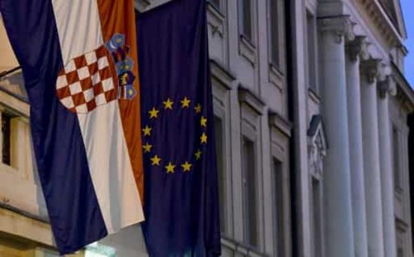 克罗地亚加入申根区，但保加利亚和罗马尼亚的申请被欧盟拒绝