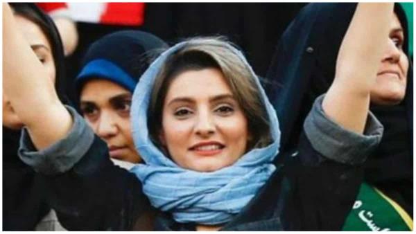 据报道，抗议袭击的伊朗拘留了改革派报纸的女记者