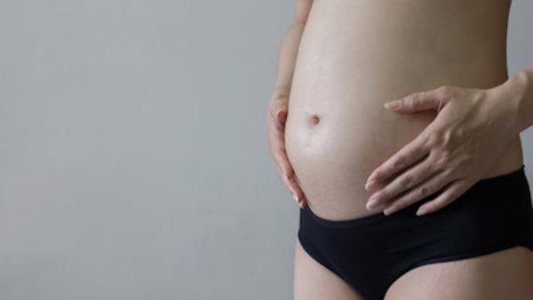 怀孕4个月:腹部、症状和发育