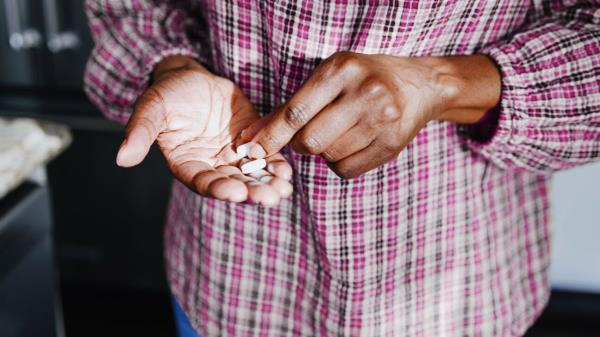 他汀类药物降低老年慢性肾病患者的死亡风险