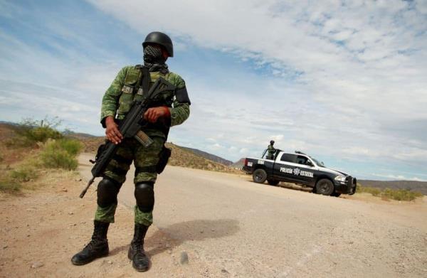 至少12人在试图营救墨西哥贩毒集团杀手之子的行动中死亡
