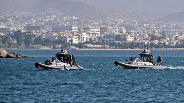 美国海军确认两名海豹突击队员在袭击一艘据称载有伊朗武器的船只时在海上失踪