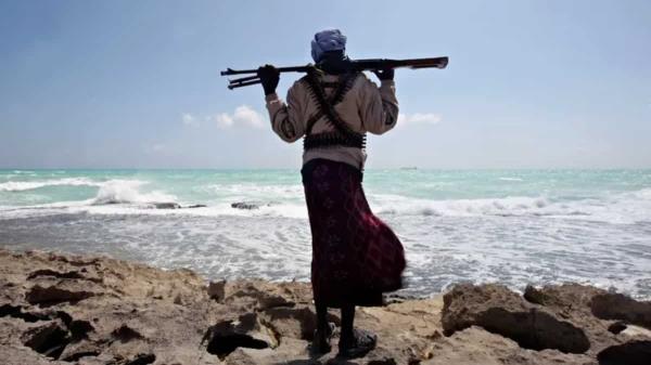 疑似海盗在索马里海域劫持拖网渔船:斯里兰卡海军